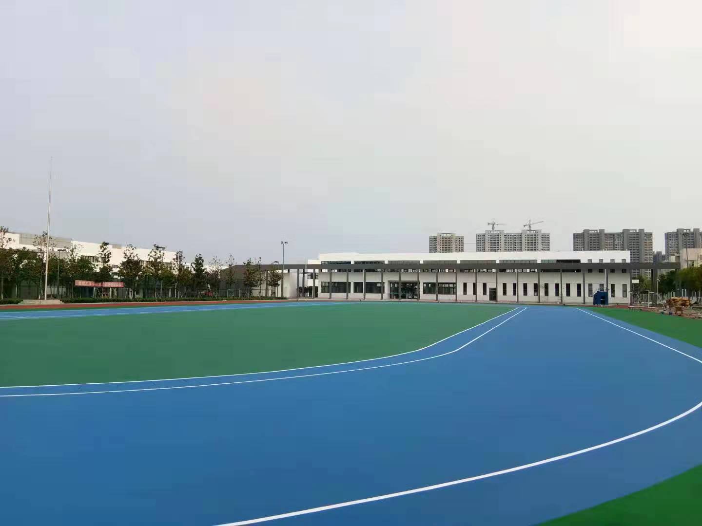 世界滑联认证轮滑赛道材料供应商:苏州新起点体育的全程服务保障 世界滑联认证轮滑赛道材料供应商:苏州新起点体育的全程服务保障